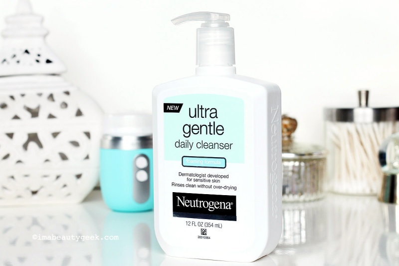 Sữa rửa mặt Neutrogena Ultra Gentle Daily Cleanser khá lành tính và an toàn khi sử dụng trên da.