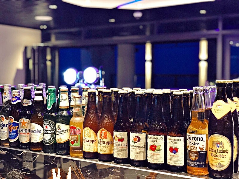 Horizon Bar có đa dạng các loại thức uống từ rượu thượng hạng đến các loại cocktail