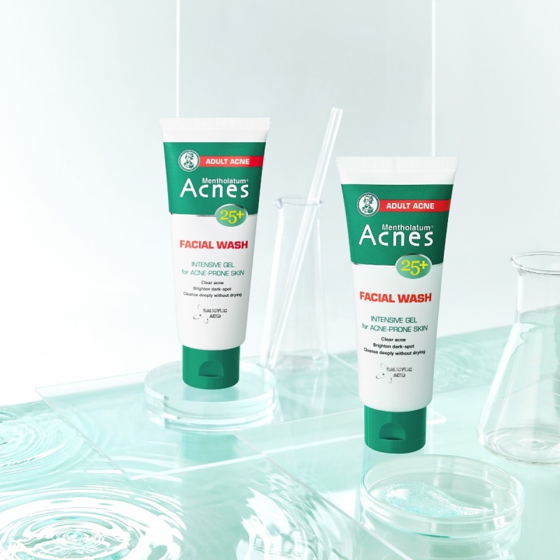 Acnes 25+ Facial Wash là sản phẩm cho nam đang có vấn đề về mụn