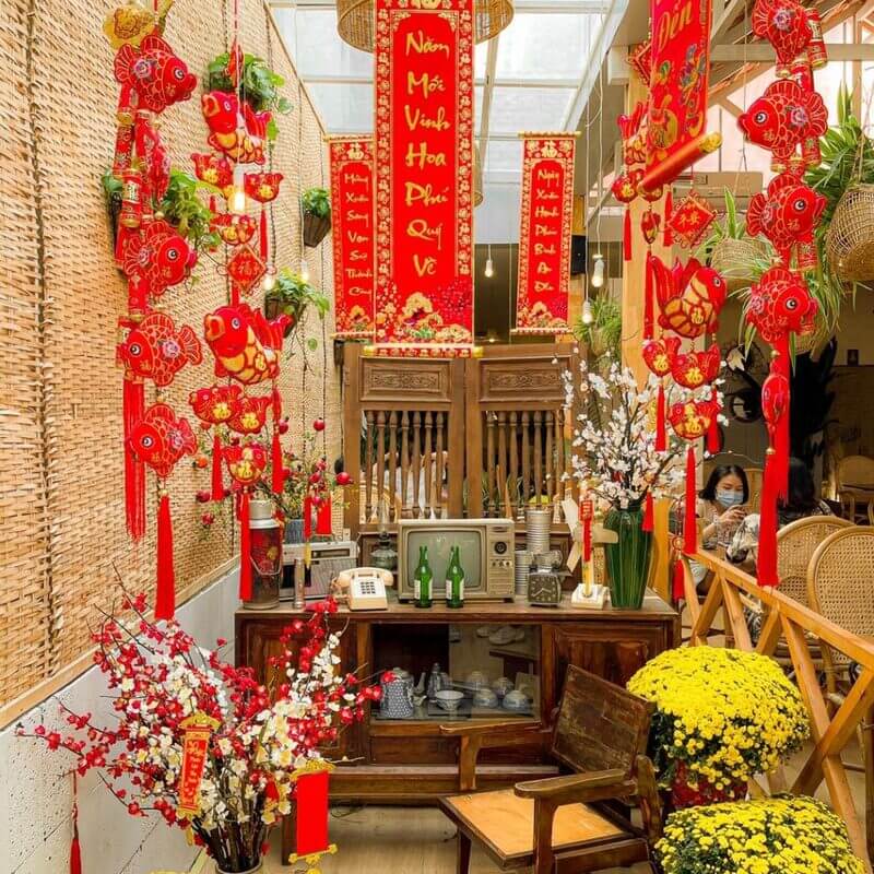 Gợi ý 10 cách trang trí Tết quán cafe cực hút khách