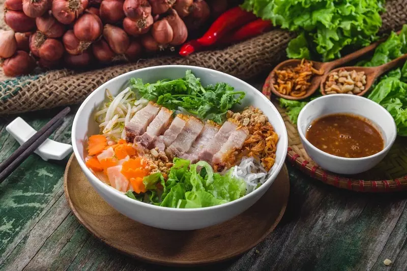 Bún mắm Ngọc là một trong những quán ăn ngon ở Đà Nẵng nổi tiếng