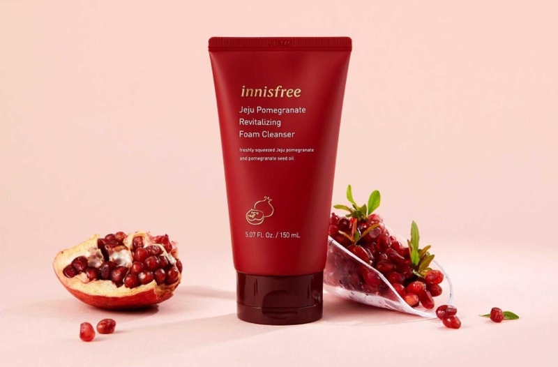 Sữa rửa mặt Innisfree Jeju Pomegranate Revitalizing Foam Cleanser