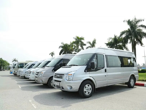 Cho thuê xe Limousine 16 chỗ uy tín