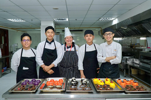 Học nghề đầu bếp và quản trị khách sạn – hai hướng đi dẫn đầu ngành du lịch, dịch vụ hiện nay