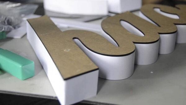 Uốn vật liệu tạo hình theo thiết kế sẵn