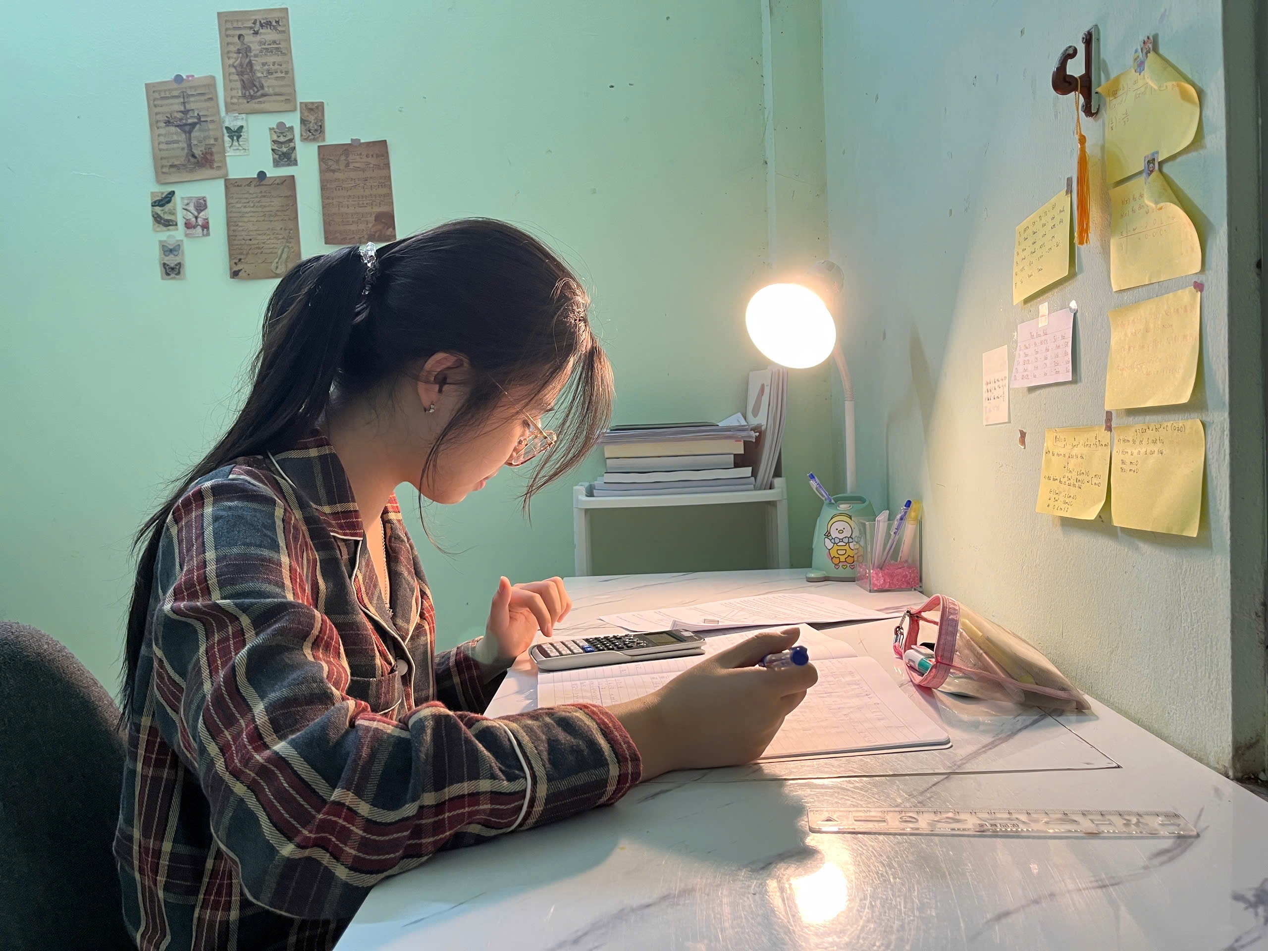 Sĩ tử ôn tập chuẩn bị cho kỳ thi THPT 2026