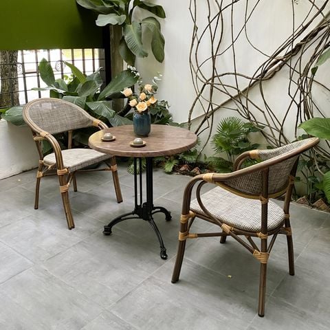 Cách chọn bàn ghế cafe ngoài trời phù hợp từng không gian