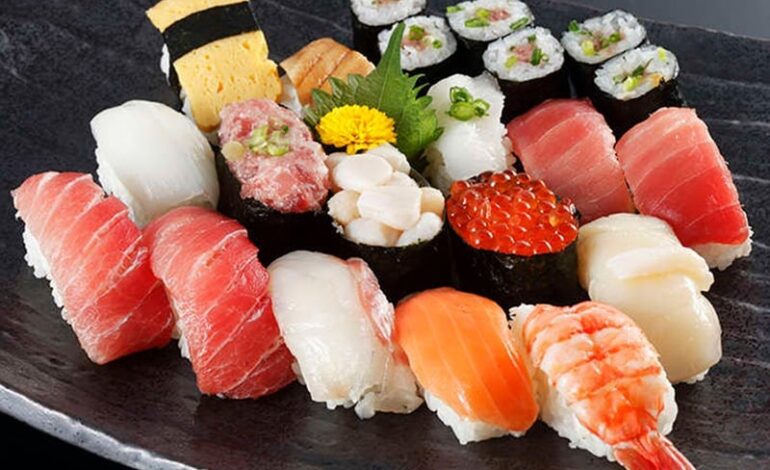 Gợi ý top 10 loại sushi phổ biến và dễ ăn nhất cho thực khách