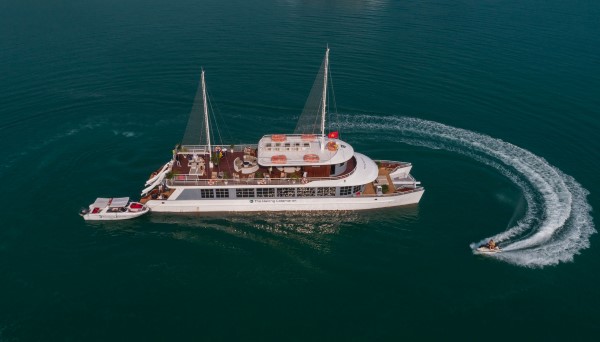 Best Luxury Halong Bay Cruises for Couples